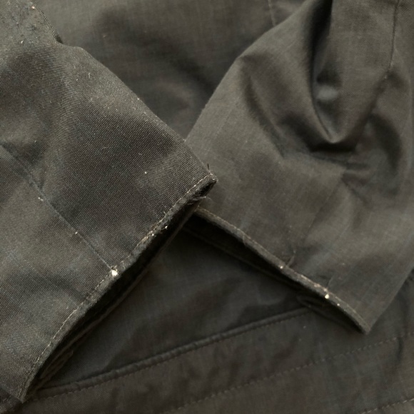 Columbia women’s hood waterproof jacket flaw - Picture 6 of 13